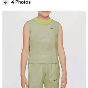 Nike girls yoga tank top NWT size large green